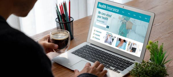 Health insurance web site modish registration system for easy form filling - Foto, imagen