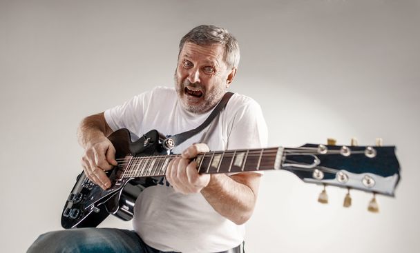 portrait of a guitar player - Foto, immagini