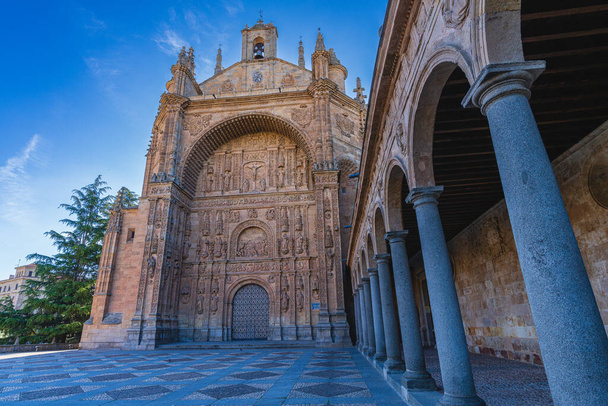 Монастырь Сан-Эстебан в городе Саламанка, Испания. Высокое качество фото - Фото, изображение