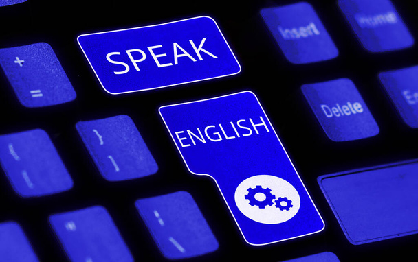 Εγγραφείτε εμφανίζοντας Speak Αγγλικά, Επιχειρηματική ιδέα Μελετήστε μια άλλη ξένη γλώσσα σε απευθείας σύνδεση λεκτικά μαθήματα - Φωτογραφία, εικόνα