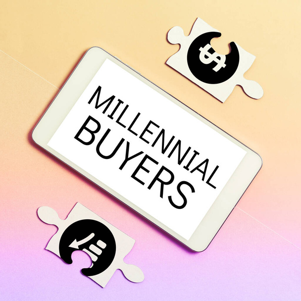 Texto escrito à mão Millennial Buyers, Visão geral do negócio Tipo de consumidores que estão interessados em produtos de tendências - Foto, Imagem