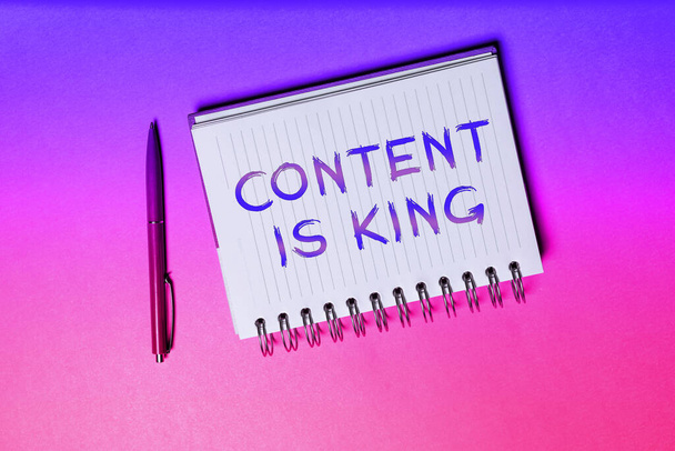 Testo calligrafia Content Is King, Business concept Il contenuto è il cuore delle strategie di marketing di oggi - Foto, immagini