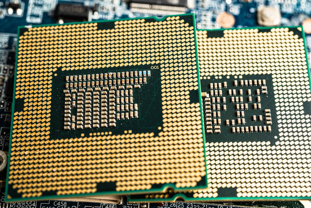 CPU, chip de unidade de processador central Chip na placa de circuito em PC e tecnologia de computador portátil. - Foto, Imagem