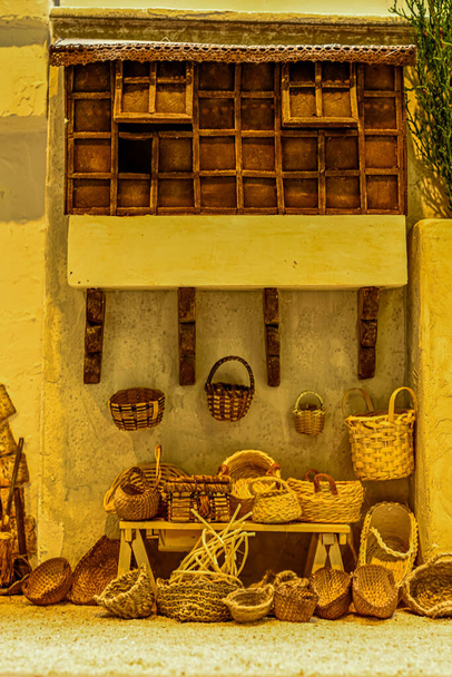 Rue typique avec esparto et mobilier en osier, dans une porte à Belen - Photo, image