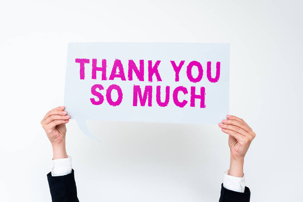 Натхнення, що показує знак Дякую вам так багато, Бізнес огляд Вираз вдячності Вітання вдячності
 - Фото, зображення
