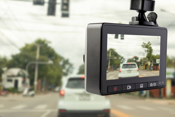 Videoregistratore telecamera a circuito chiuso per auto per la sicurezza di guida su strada - Foto, immagini