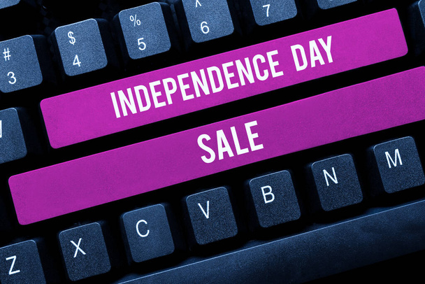 Написание текста День Независимости Продажа, концепция смысл Акции и скидки во время Дня Независимости - Фото, изображение