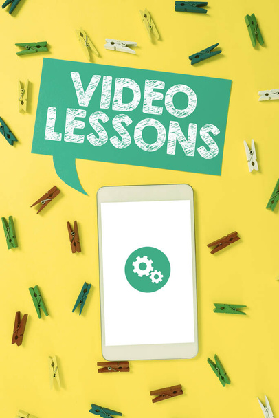 Käsitteellinen kuvateksti Video Lessons, Business idea Online Koulutusmateriaali aihe Katselu ja oppiminen - Valokuva, kuva