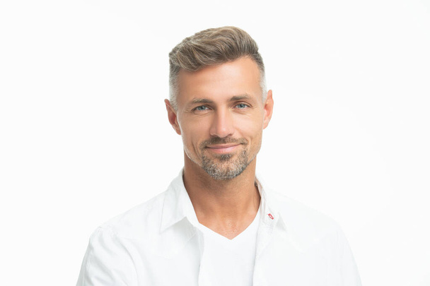 portrait of cheerful unshaven guy style. studio shot of unshaven guy face. mature unshaven guy portrait isolated on white background. face of unshaven guy in white shirt. - 写真・画像