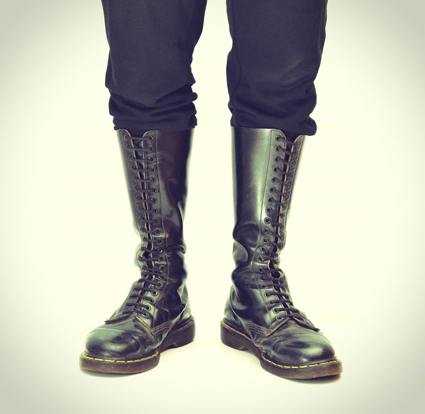 Par de botas de cordones negras de 20 ojales hasta la rodilla - Procesos vintage
 - Foto, Imagen