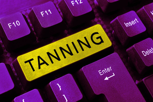Teksten weergeven Tanning, Business aanpak een natuurlijke verduistering van de scin weefsels na blootstelling aan de zon - Foto, afbeelding