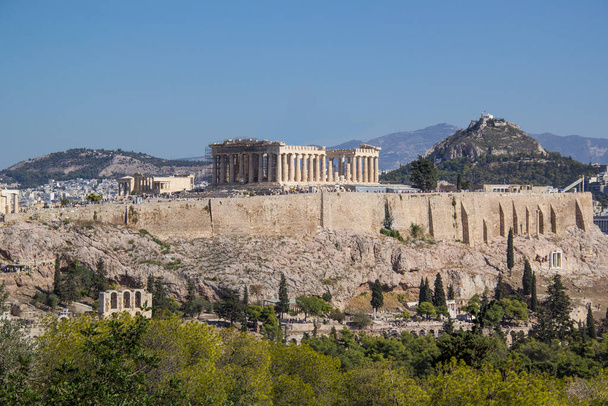 Kaunis näkymä Akropoliin ja Erechioniin Ateenassa, Kreikassa - Valokuva, kuva