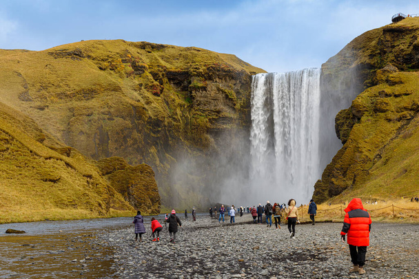 Водопад Скогафосс на реке Скога, Южная Исландия - Фото, изображение