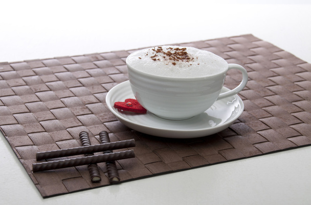 čokoládové tyčinky s originální bílou šálku kávy a Radek - Fotografie, Obrázek