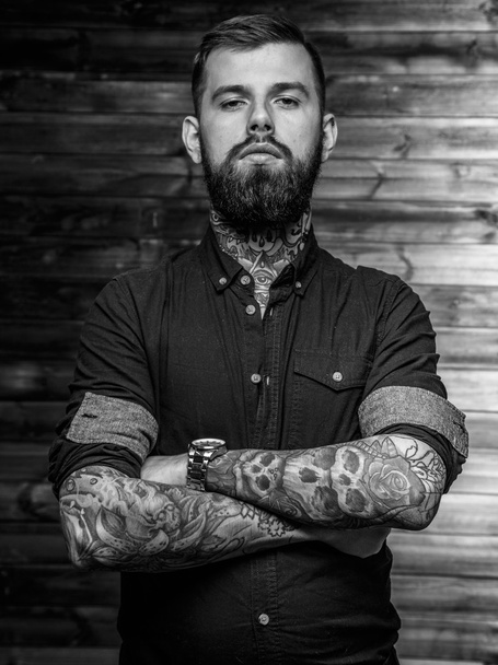 Vážné Tetovaný muž - Fotografie, Obrázek