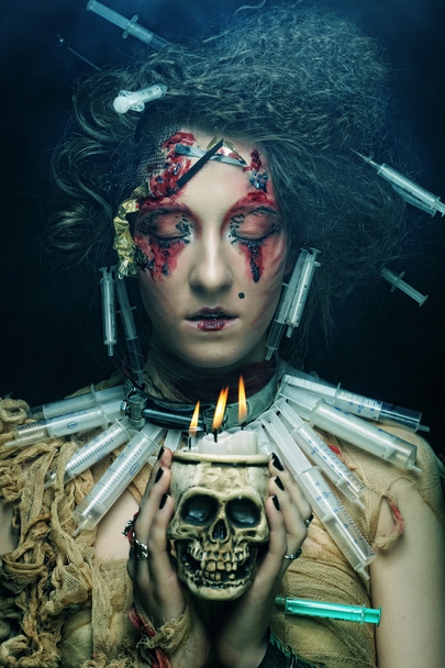 Picture a beautiful fantasy woman with skull. - Fotoğraf, Görsel