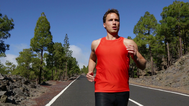 Az ember gyorsan futó út - Felvétel, videó