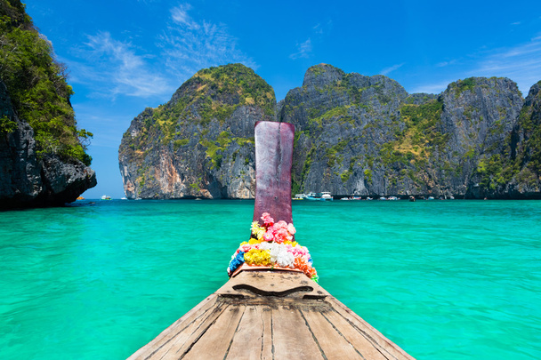 マヤ湾、タイの木製ボード. - 写真・画像