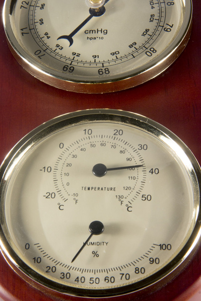 Barómetro de medición de temperatura, humedad y presión de aire
 - Foto, Imagen