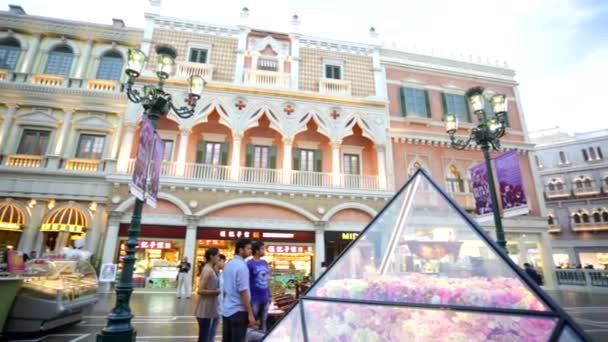 Velencei shopping mall - Felvétel, videó