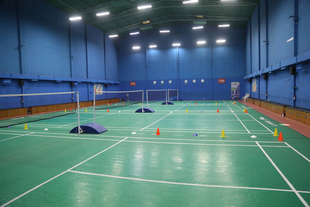 Innenraum eines Badmintonplatzes - Foto, Bild