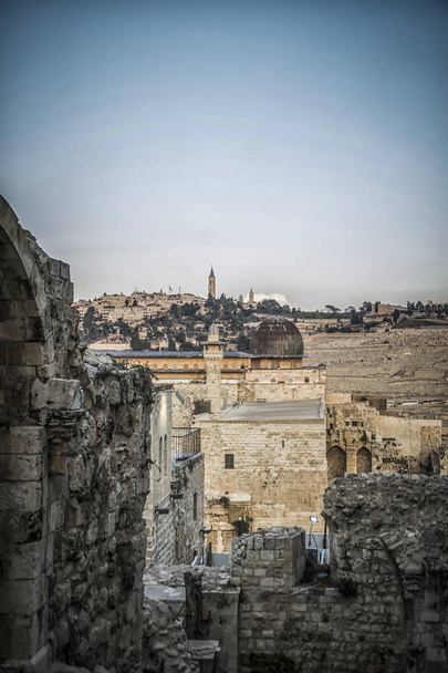 Krásný výhled na budovy a zdi starého města Jeruzaléma - Fotografie, Obrázek