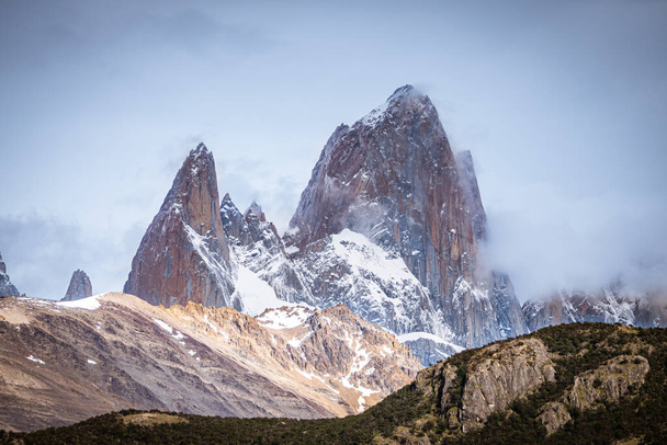 panoraamanäköala fitz roy huippu lumen peitossa, Argentiina - Valokuva, kuva