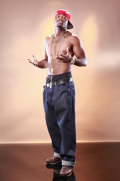 Raper postawa młody Afroamerykanin - Zdjęcie, obraz