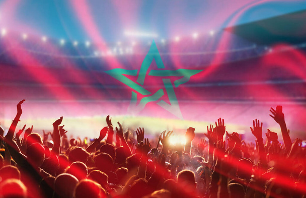 kibice piłki nożnej i flaga Maroka - Zdjęcie, obraz