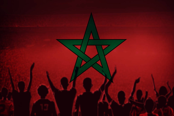 υποστηρικτές του ποδοσφαίρου και σημαία Μαρόκου - Φωτογραφία, εικόνα