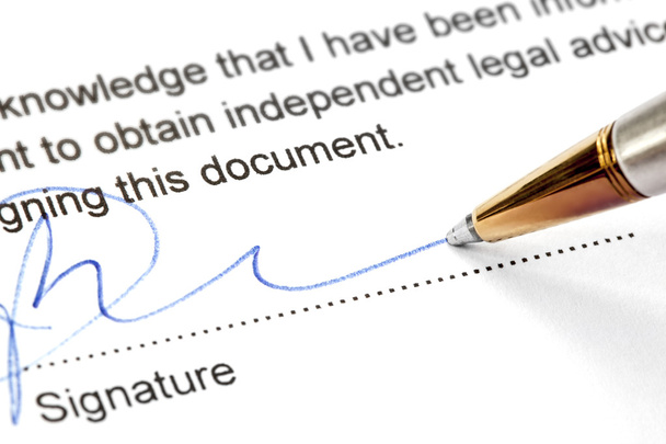 Signature du stylo Document juridique
 - Photo, image
