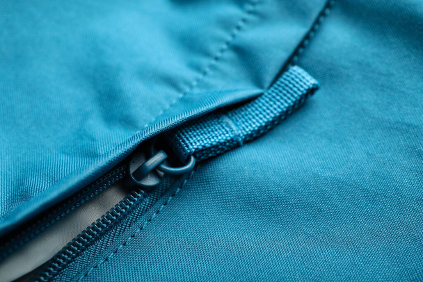 Closeup άποψη των μπλε ρούχα με φερμουάρ - Φωτογραφία, εικόνα