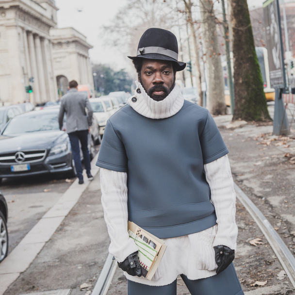 People outside Gucci fashion show building for Milan Men's Fashion Week 2015 - 写真・画像