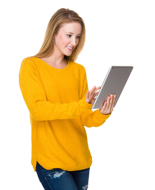 Mulher com tablet digital - Foto, Imagem