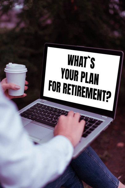 Tasarruf Emekliliği Hakkında Yazılan Sözcük Emekli Emekliliği Planınız - Fotoğraf, Görsel
