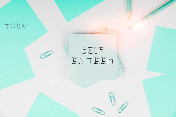 Ручний знак писемності Self Esteem, бізнес-концепція відчуття поваги до себе і своїх здібностей
 - Фото, зображення