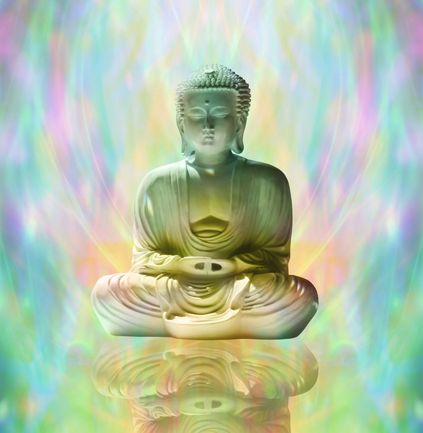 Buda em meditação pacífica
 - Foto, Imagem