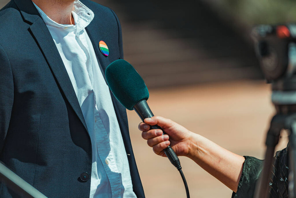 News reporters interviewing a businessman or politician  - Photo, Image