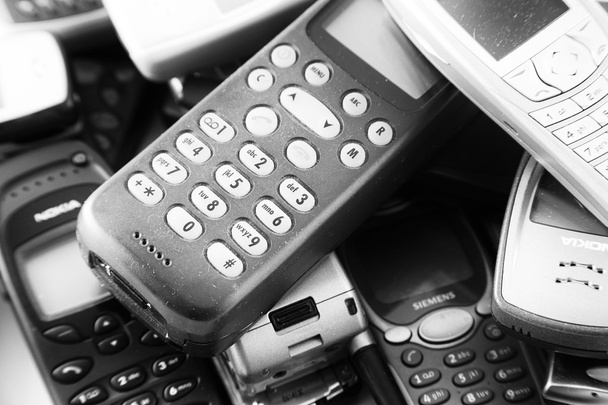 Stare telefony komórkowe stos - Zdjęcie, obraz