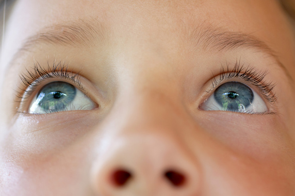 Gli occhi del bambino primo piano
 - Foto, immagini