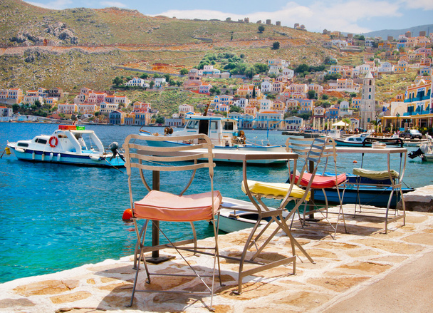 Viehättävä näkymä saaren kaunis värikäs Symi, Kreikka
 - Valokuva, kuva