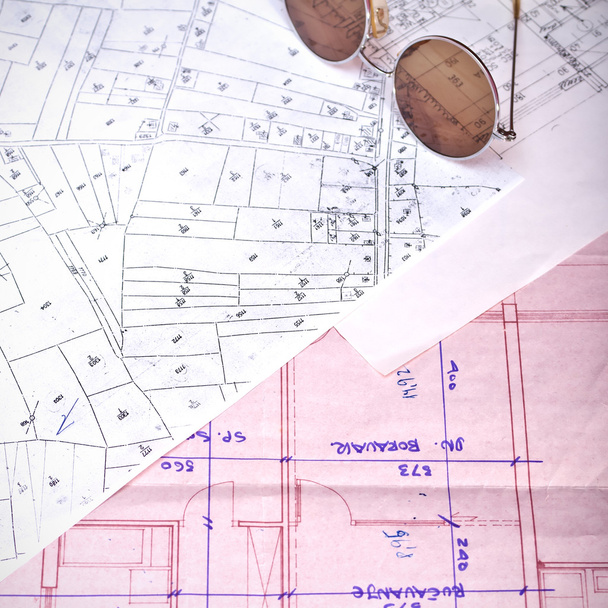 Plano de chão na mesa do arquiteto
 - Foto, Imagem