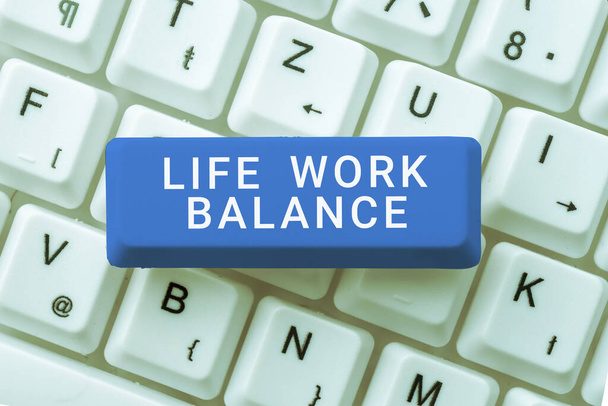 Pisanie wyświetlania tekstu Life Work Balance, Internet Concept stabilności osoba potrzebuje między jego pracy i czasu osobistego - Zdjęcie, obraz