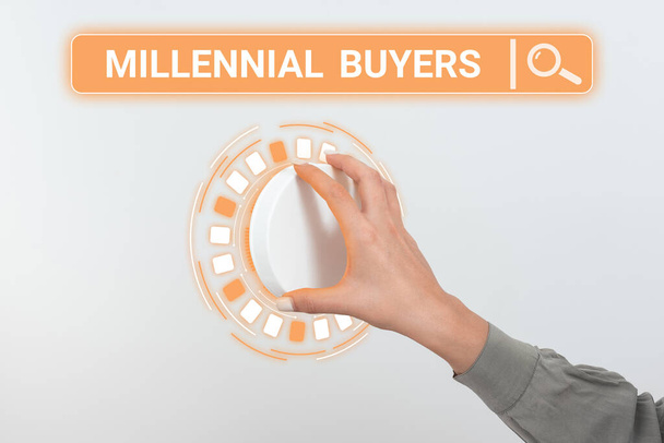 Teksti merkki osoittaa Millennial Ostajat, Word kuluttajille, jotka ovat kiinnostuneita trendit tuotteita - Valokuva, kuva