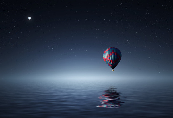 Su üzerinde uçan hava balonu - Fotoğraf, Görsel