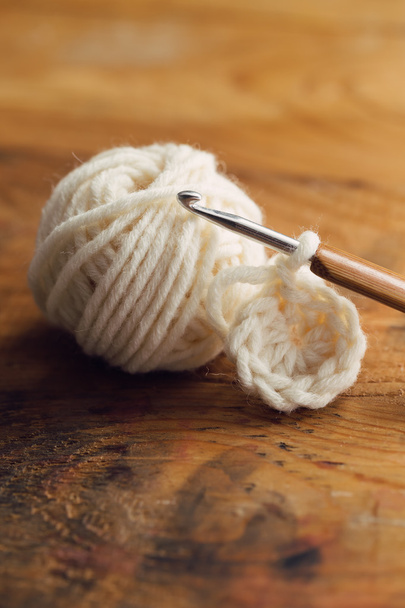 Crochet hook with thread - Φωτογραφία, εικόνα