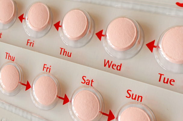 Comprimido contraceptivo com instruções em inglês
. - Foto, Imagem