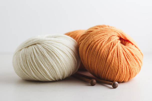 Balls of wool and knitting needles - Φωτογραφία, εικόνα