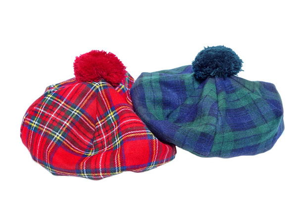 Tradycyjny szkocki Tartan czerwone i zielone Berety. - Zdjęcie, obraz
