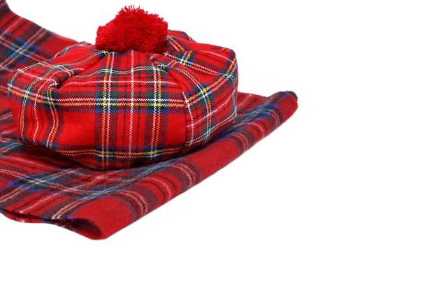 Tradiční skotský červený Tartan klobouk a šátek - Fotografie, Obrázek